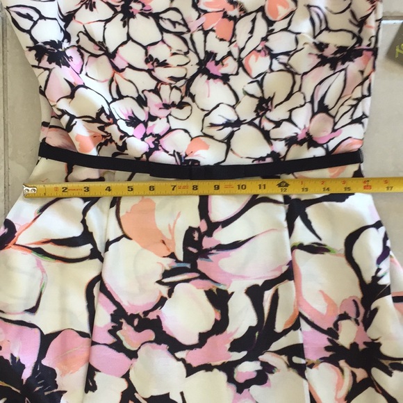 Taylor floral dress - Picture 7 of 8